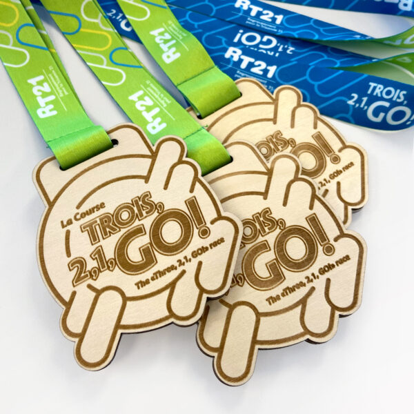 Médaille en bois réalisée pour la course Trois 2